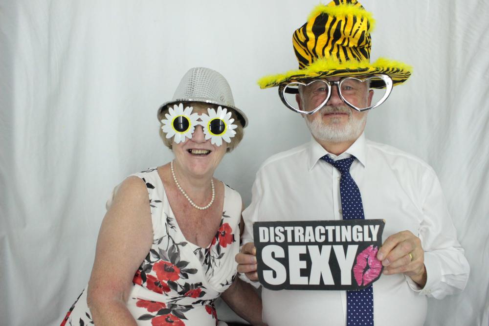 Laura & Oliver | View more photos from the event at gallery.myphotoboothexperience.co.uk/u/MyPhotoBoothExperienceLtd/Laura-Oliver